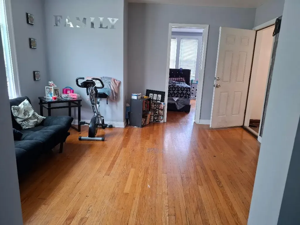 10941 South Wentworth Avenue Chicago IL 60628