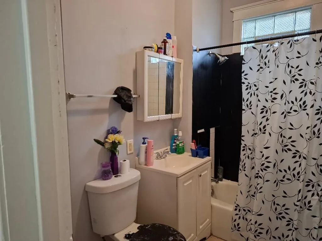 10941 South Wentworth Avenue Chicago IL 60628