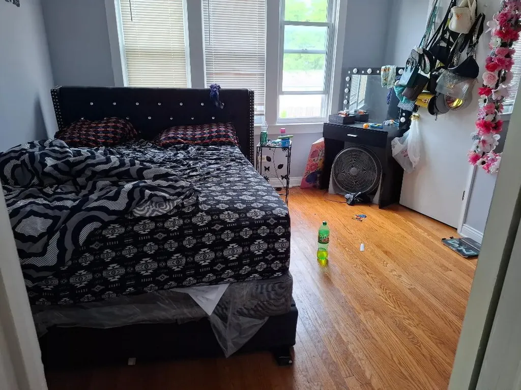 10941 South Wentworth Avenue Chicago IL 60628