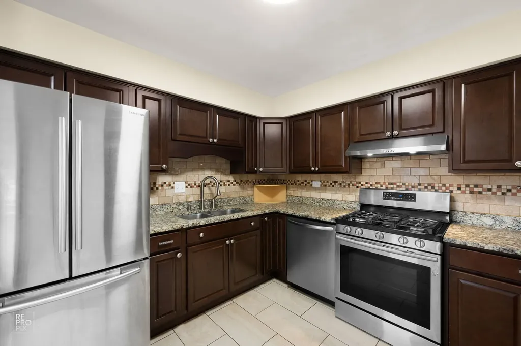 1914 Flintshire Drive Schaumburg IL 60194