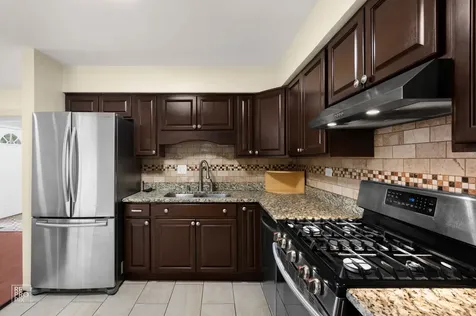 1914 Flintshire Drive Schaumburg IL 60194