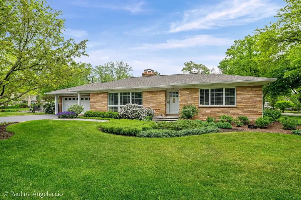 746 South Grove Avenue Barrington IL 60010