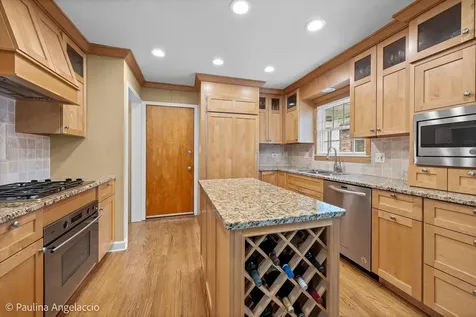 746 South Grove Avenue Barrington IL 60010