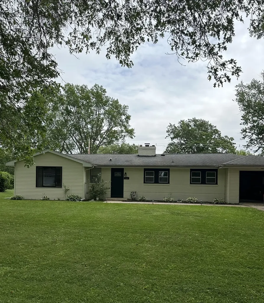 1304 Riverview Road Sterling IL 61081