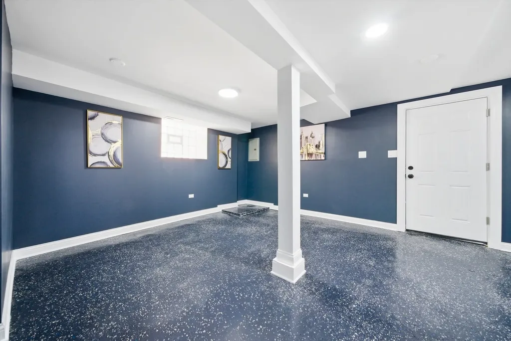 6341 South Francisco Avenue Chicago IL 60629