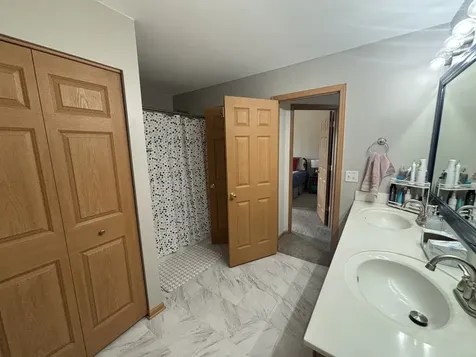 1523 Grand Drive Dekalb IL 60115