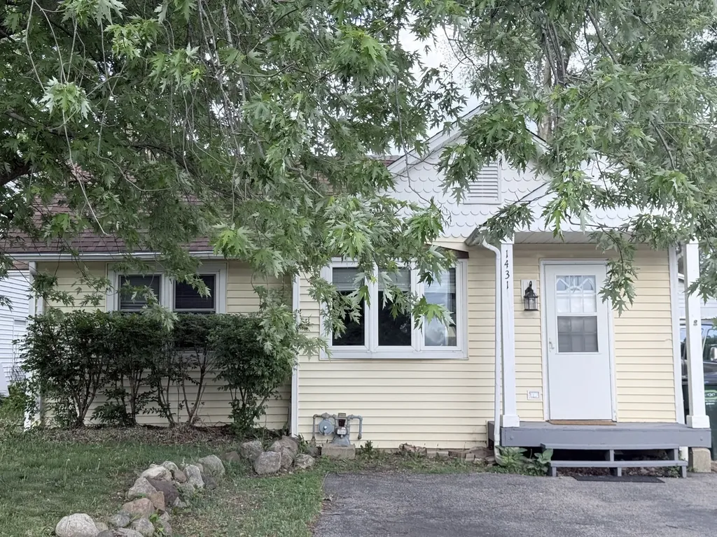 1431 Woodbine Drive Round Lake Beach IL 60073