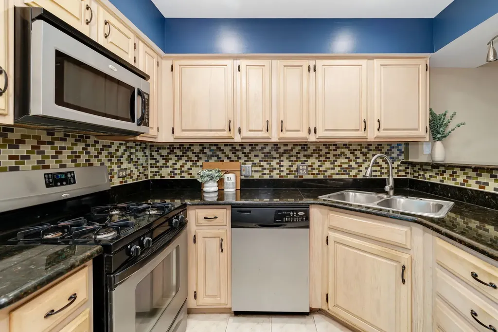 104 Thistle Court Schaumburg IL 60194
