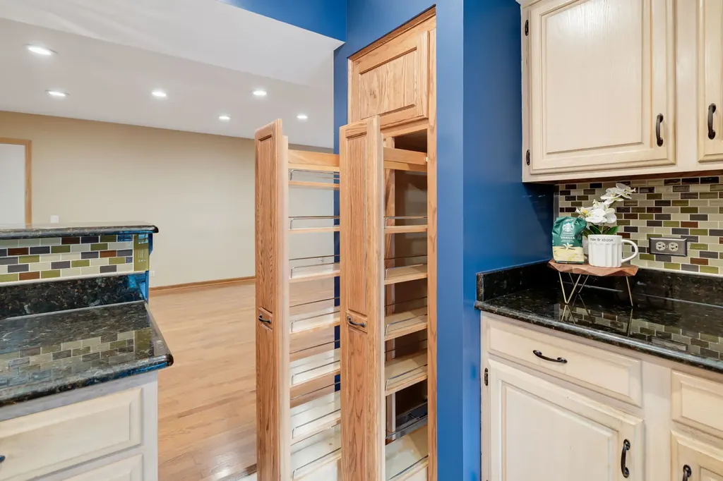 104 Thistle Court Schaumburg IL 60194