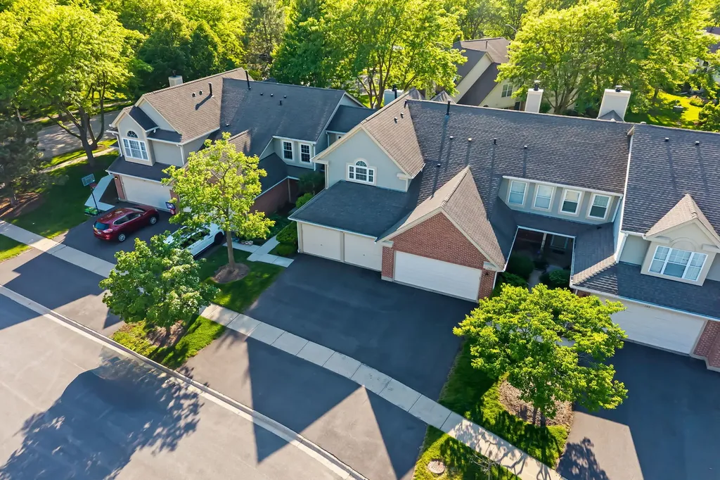 104 Thistle Court Schaumburg IL 60194