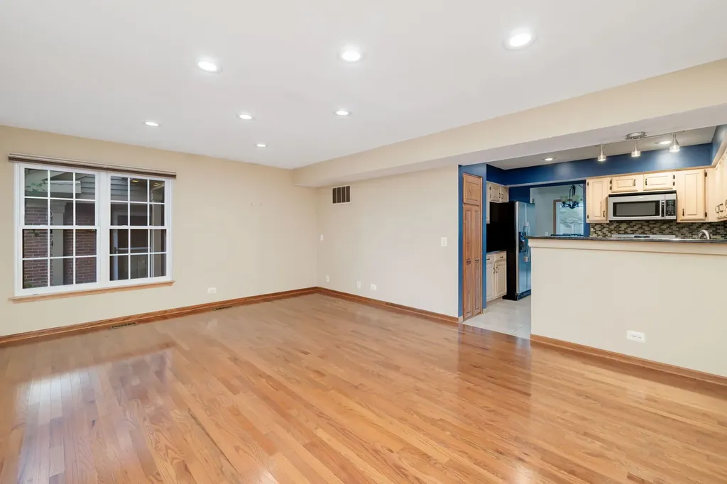 104 Thistle Court Schaumburg IL 60194