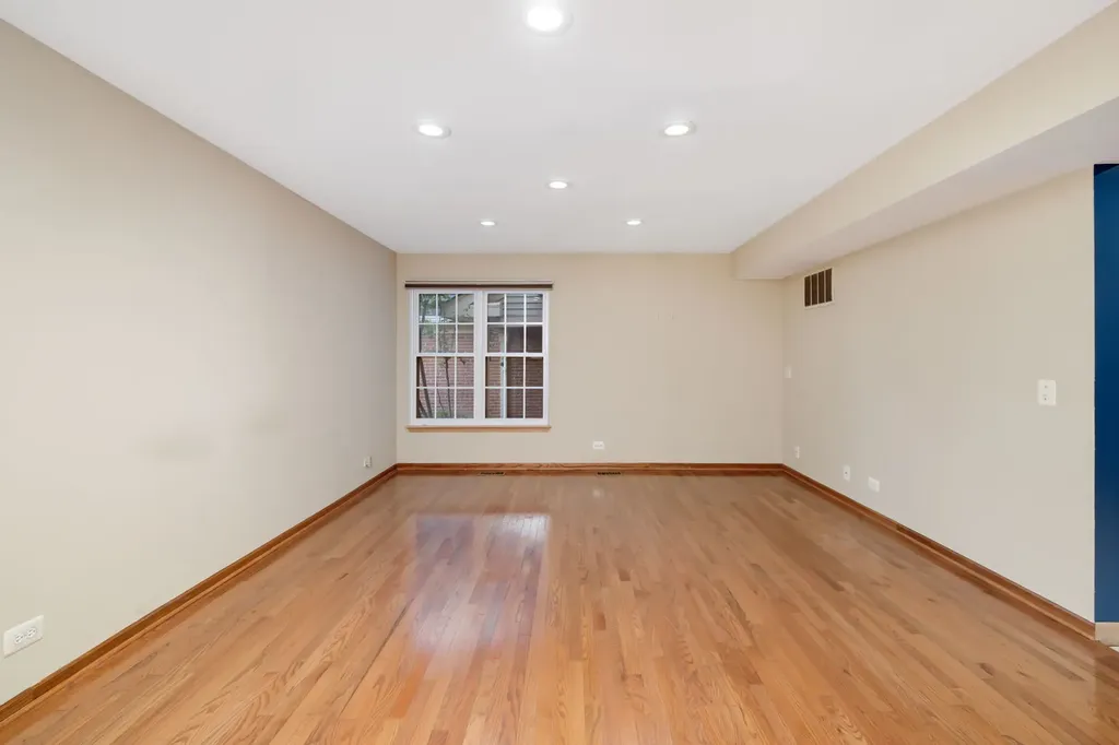 104 Thistle Court Schaumburg IL 60194