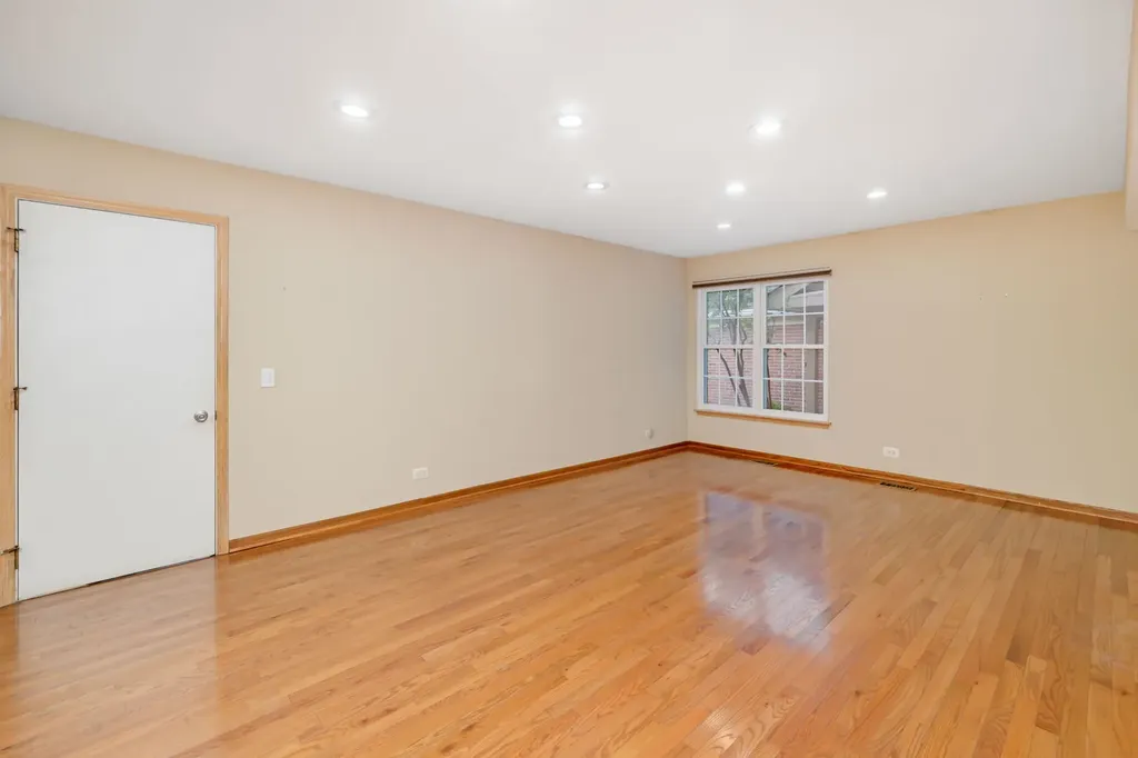 104 Thistle Court Schaumburg IL 60194