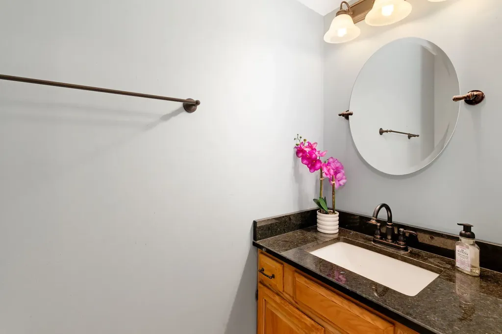 104 Thistle Court Schaumburg IL 60194