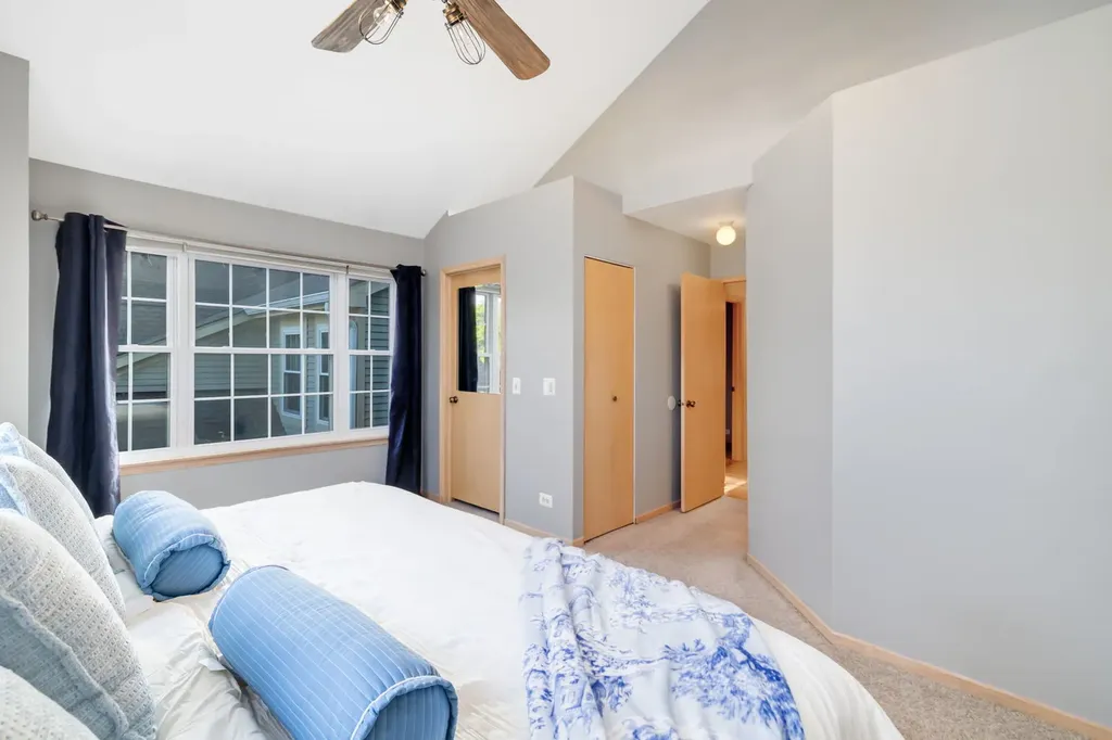 104 Thistle Court Schaumburg IL 60194