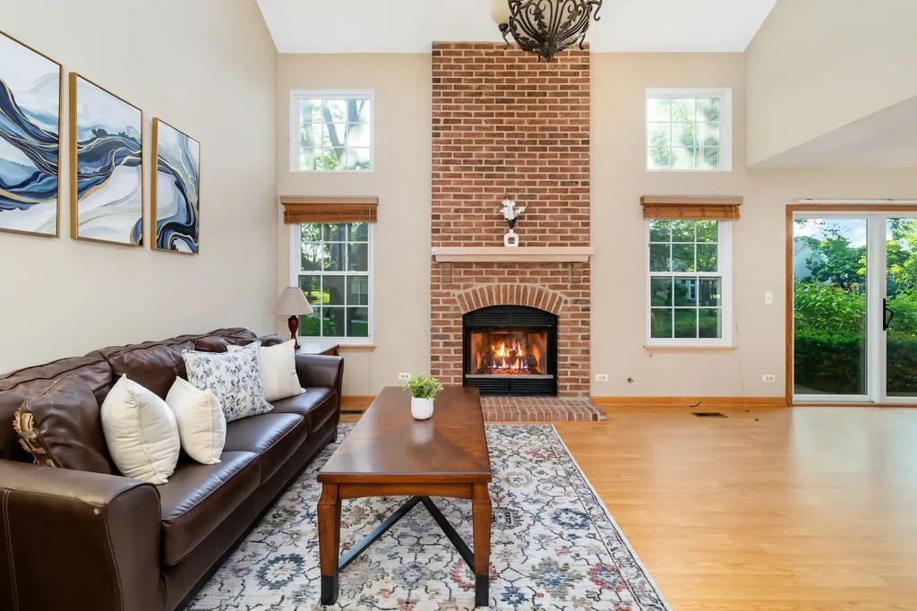 104 Thistle Court Schaumburg IL 60194