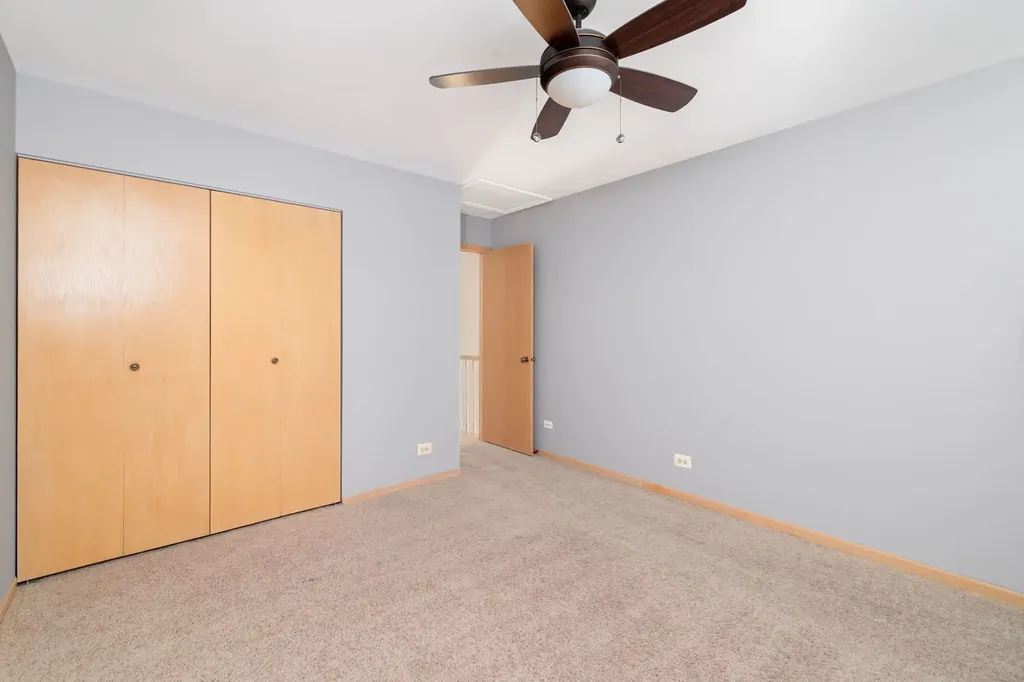 104 Thistle Court Schaumburg IL 60194