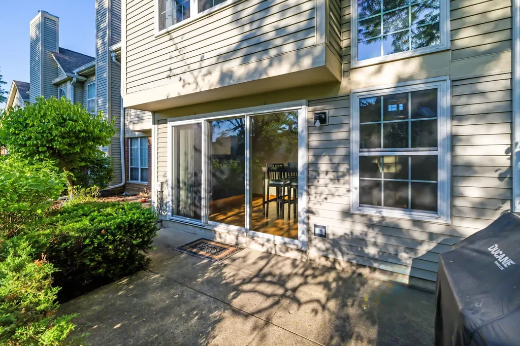 104 Thistle Court Schaumburg IL 60194