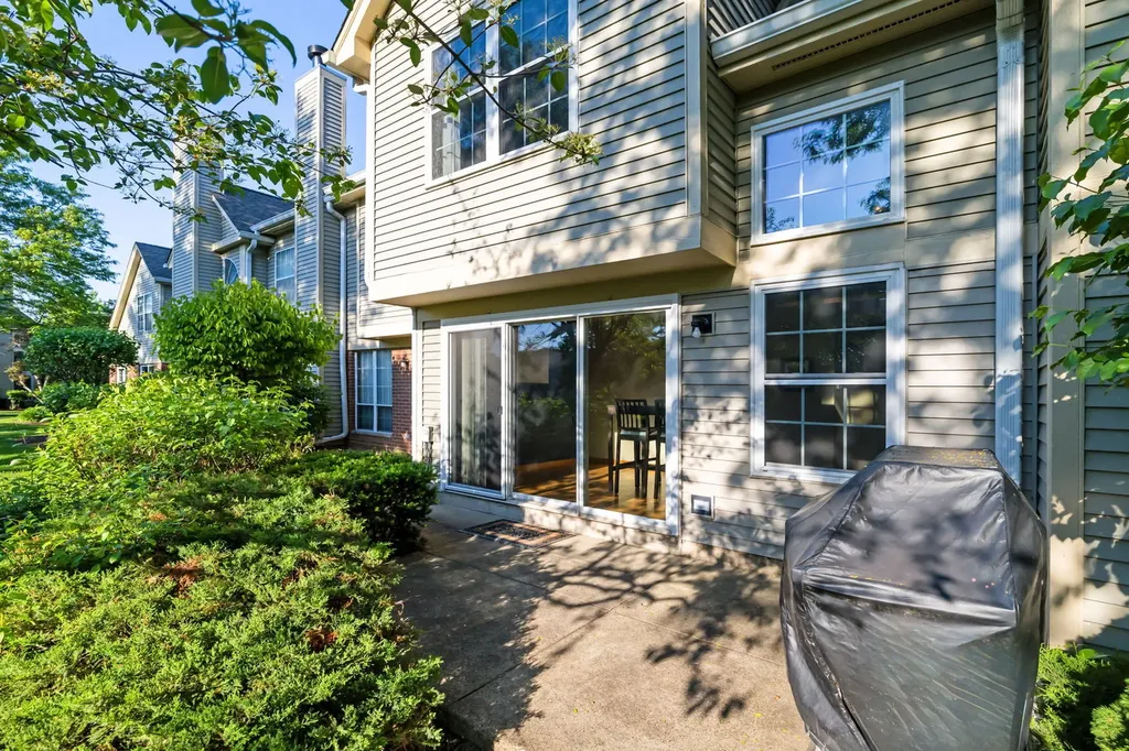 104 Thistle Court Schaumburg IL 60194