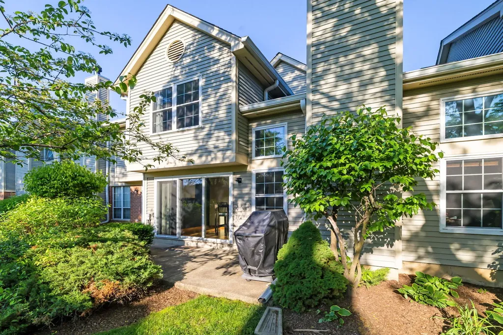 104 Thistle Court Schaumburg IL 60194