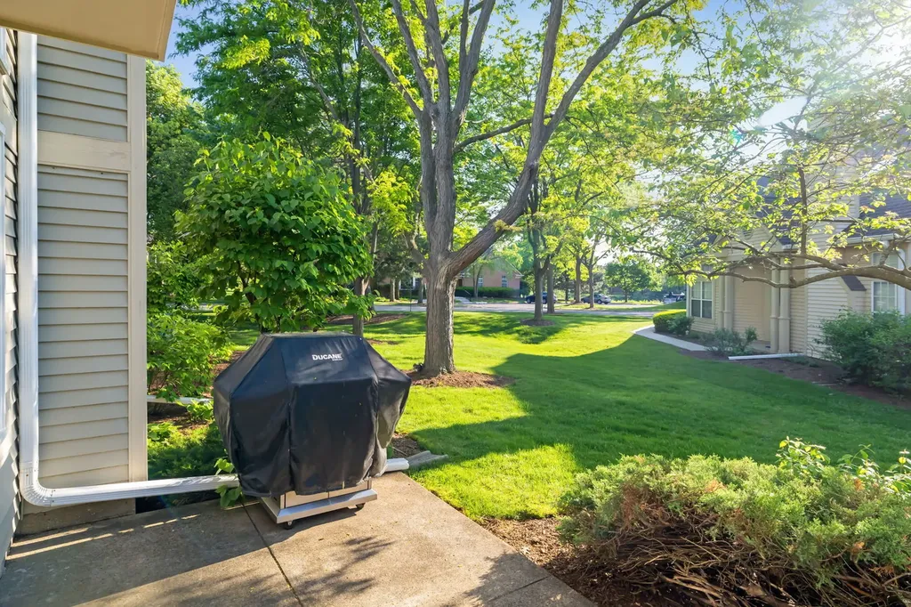 104 Thistle Court Schaumburg IL 60194