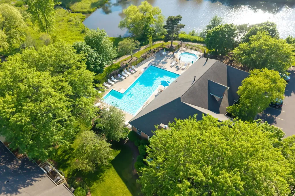 104 Thistle Court Schaumburg IL 60194