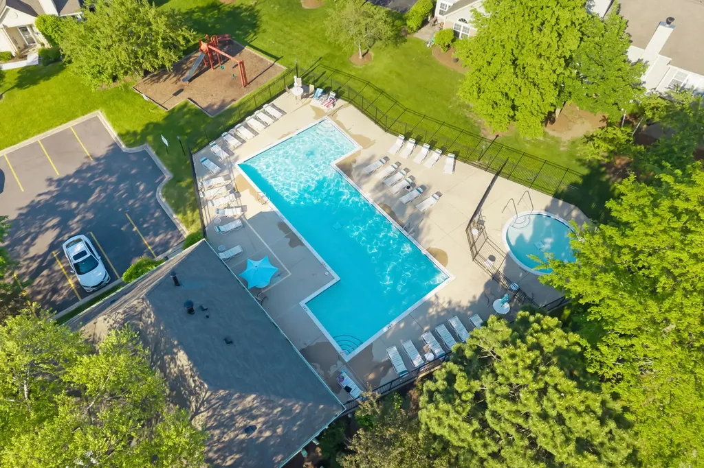 104 Thistle Court Schaumburg IL 60194