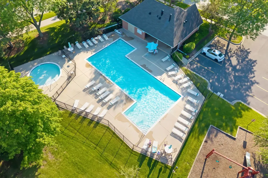104 Thistle Court Schaumburg IL 60194
