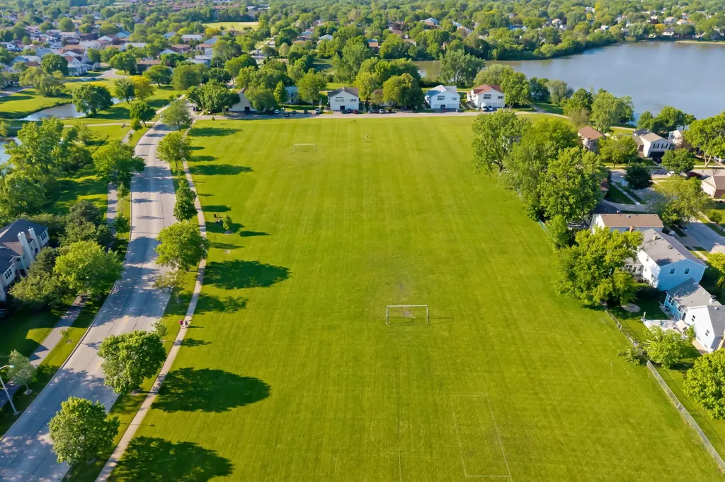 104 Thistle Court Schaumburg IL 60194
