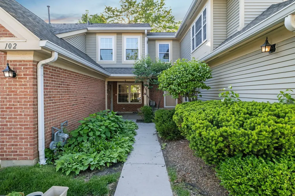 104 Thistle Court Schaumburg IL 60194