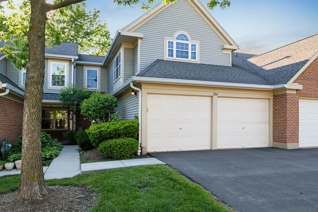 104 Thistle Court Schaumburg IL 60194