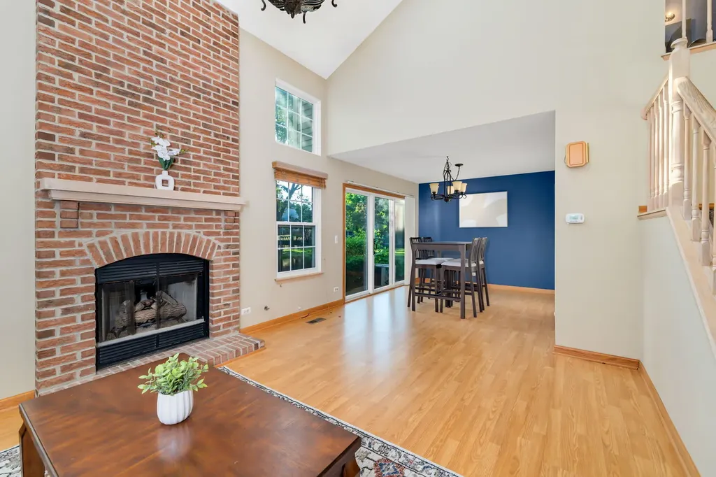 104 Thistle Court Schaumburg IL 60194