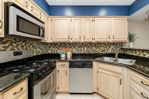 104 Thistle Court Schaumburg IL 60194