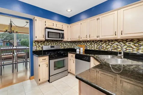 104 Thistle Court Schaumburg IL 60194
