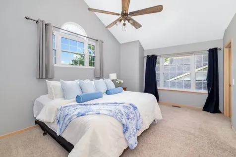 104 Thistle Court Schaumburg IL 60194