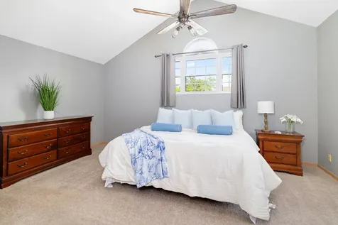 104 Thistle Court Schaumburg IL 60194