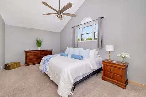 104 Thistle Court Schaumburg IL 60194