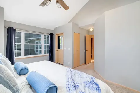 104 Thistle Court Schaumburg IL 60194