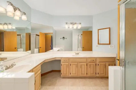 104 Thistle Court Schaumburg IL 60194