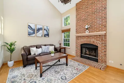104 Thistle Court Schaumburg IL 60194