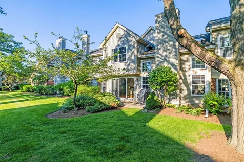 104 Thistle Court Schaumburg IL 60194