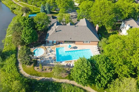104 Thistle Court Schaumburg IL 60194
