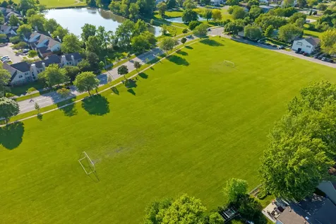 104 Thistle Court Schaumburg IL 60194