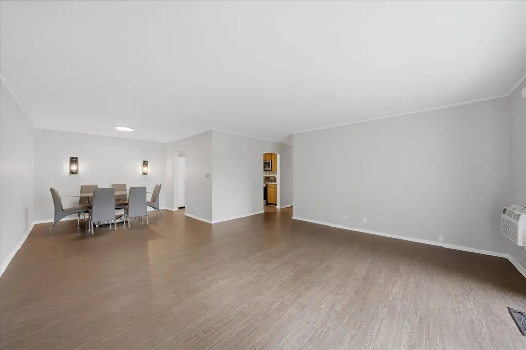 300 Claymoor Road Hinsdale IL 60521