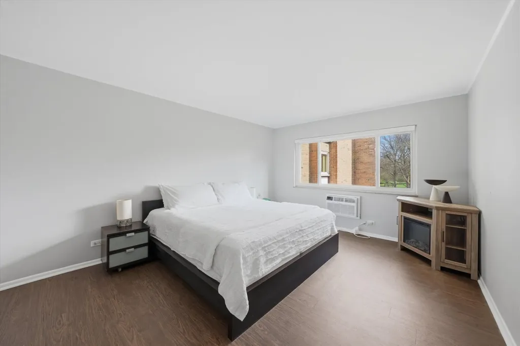 300 Claymoor Road Hinsdale IL 60521