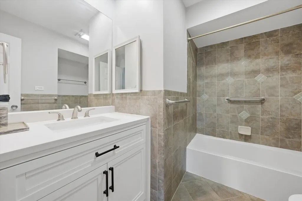 300 Claymoor Road Hinsdale IL 60521