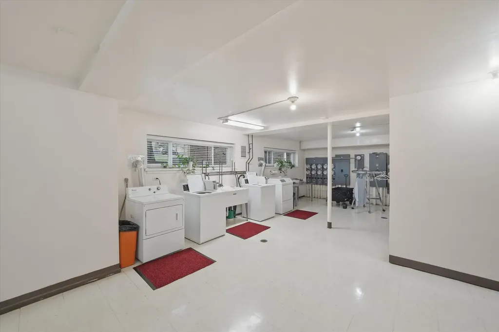 300 Claymoor Road Hinsdale IL 60521