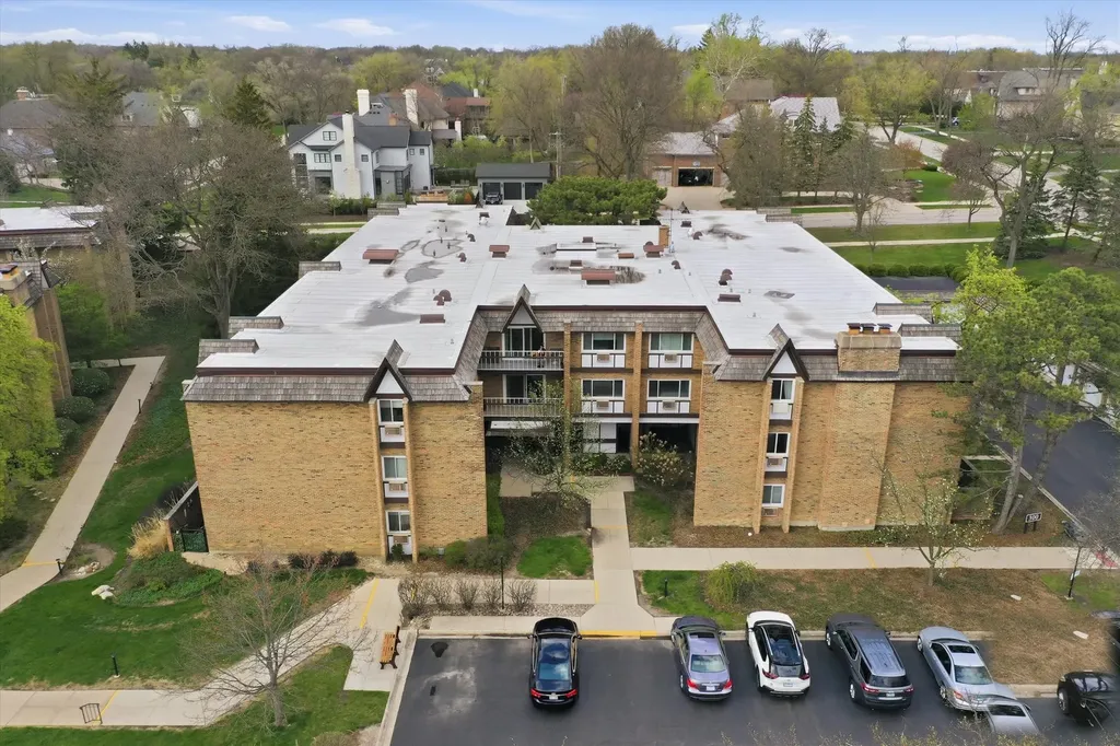 300 Claymoor Road Hinsdale IL 60521