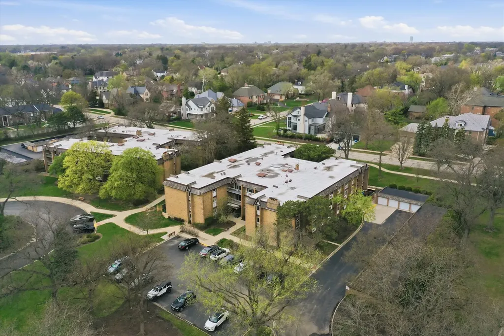 300 Claymoor Road Hinsdale IL 60521