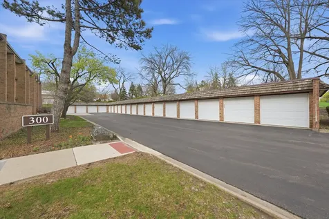 300 Claymoor Road Hinsdale IL 60521